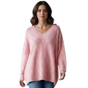 Miracle Peach V- Neck Long Sleeve Shell Pattern Knit Sweater